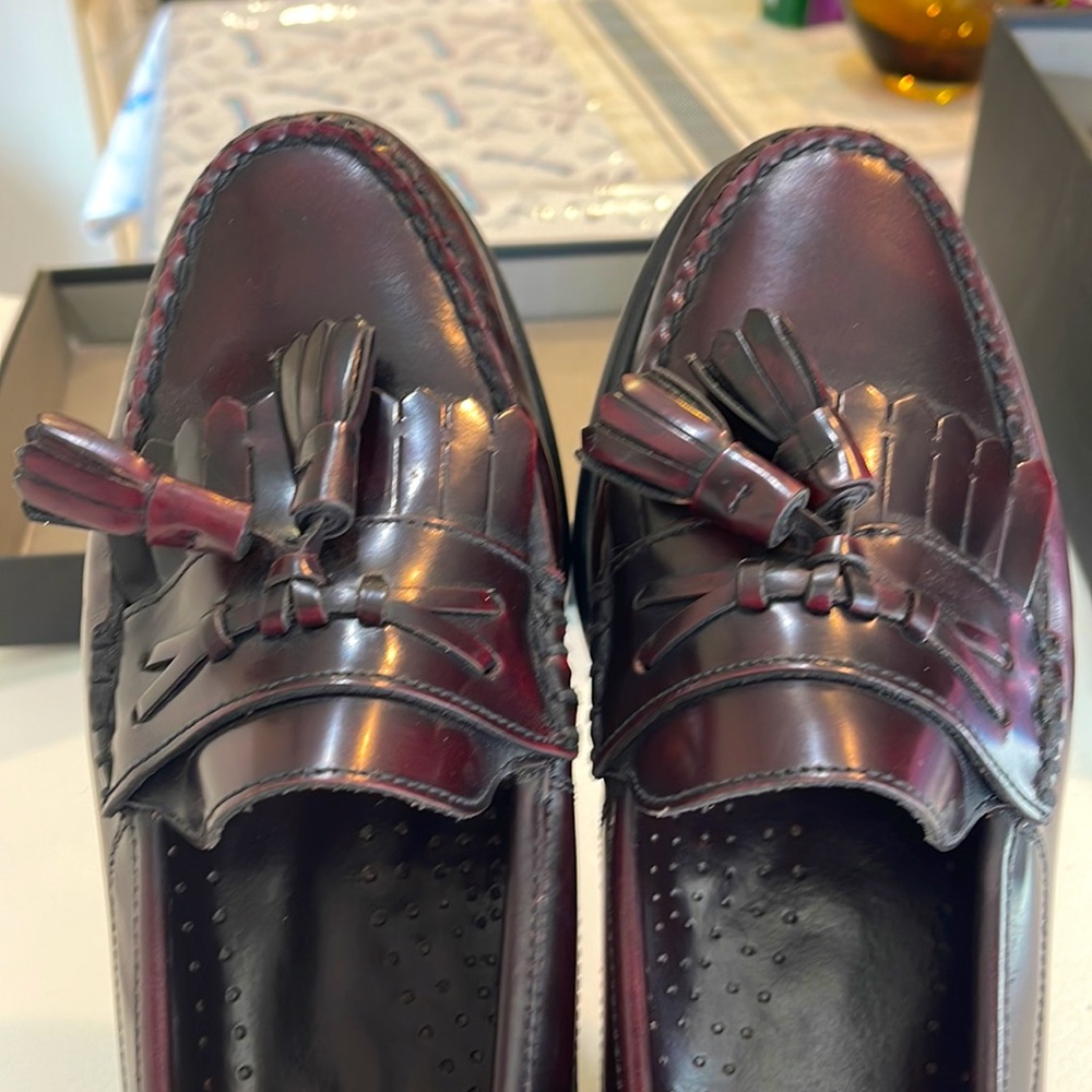 Bass, 8M, dark burgundy